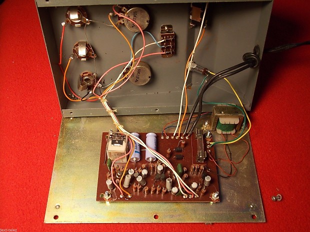 Univox Uni-Fuzz Vintage Pedal Shin-Ei Distortion Superfuzz Univox Uni-Fuzz Vintage Pedal Shin-Ei Distortion Superfuzz
