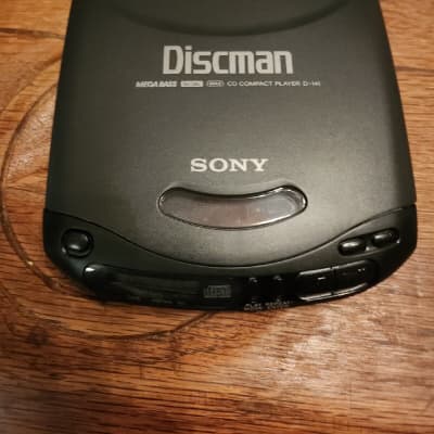 Sony Discman D-141 CD Compact Player (Vintage Sony Portable CD