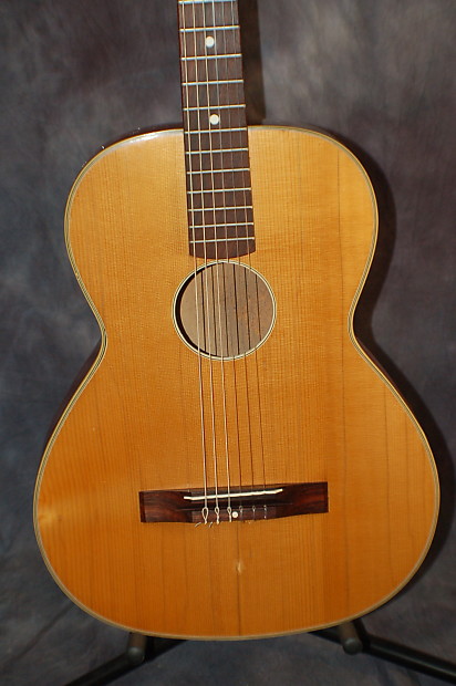 Riviera shop classical guitar