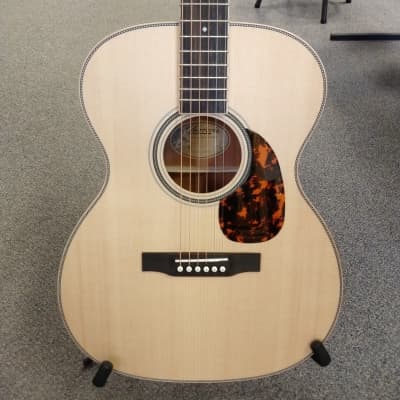 New Larrivee OM-40 Acoustic Guitar, Mahogany Back and Sides, Natural with Hardshell Case image 1