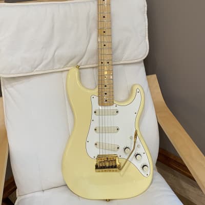Fender Stratocaster Gold Elite 1983 Off white image 2