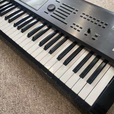 Korg Kronos 61 2010s - Black