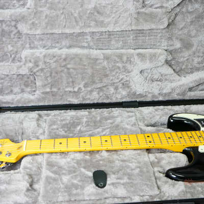 Fender American Ultra Stratocaster with Maple Fretboard - Ultraburst image 17