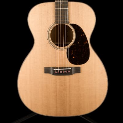 Martin 000-18 Modern Deluxe Acoustic Guitar With Case image 2