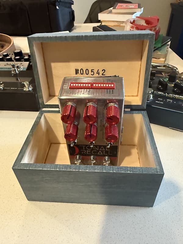 Chase Bliss Audio Tonal Recall Red Knob