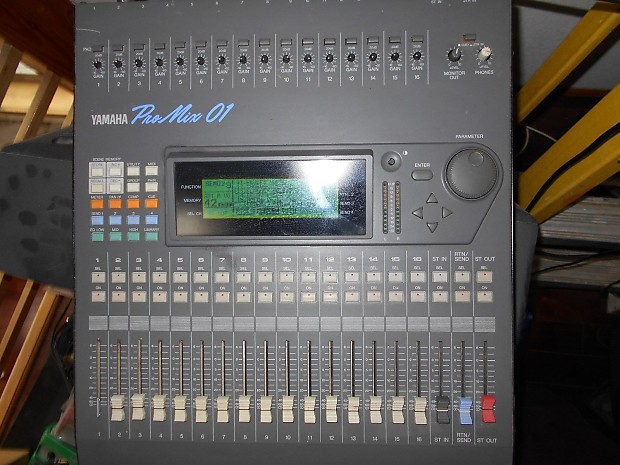 Yamaha Promix 01 Audio digital 16 ch.mixer with automatic faders