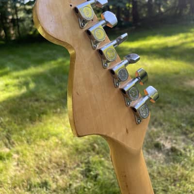 1973 Fender Musicmaster in Natural- Professional set up- Fender hard shell case image 21
