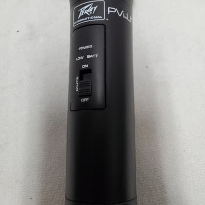 Peavey PVi U1 Wireless Handheld Microphone System #597 - Frequency 483.050 MHZ Excellent Used Cond - image 4