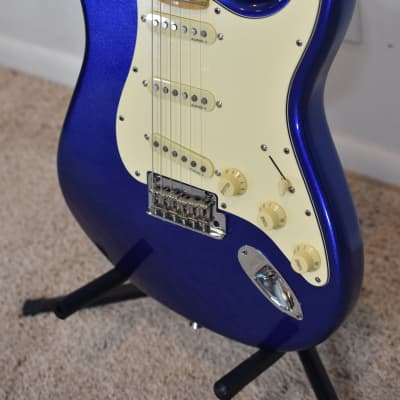 Fender American Standard Stratocaster - 2012 - Mystic Blue - USA - w/ Deluxe Fender Travel Case image 3