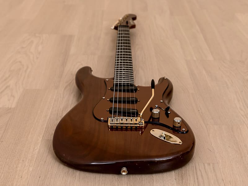 1980s Levinson Blade R4 Vintage S-Style Electric Guitar Walnut w/ Gold  Hardware, Japan