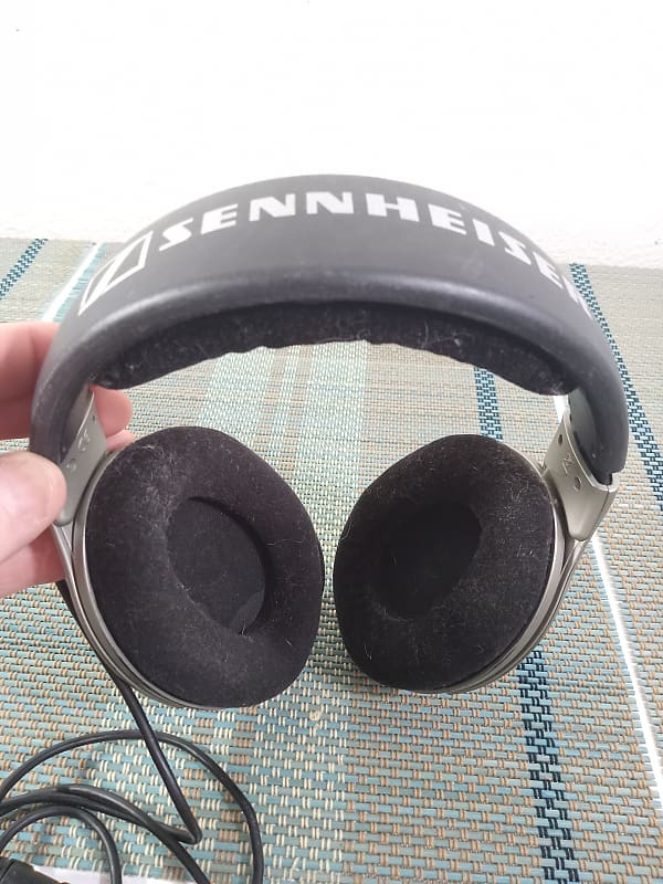 Sennheiser HD-555 Over Ear Headphones image 1