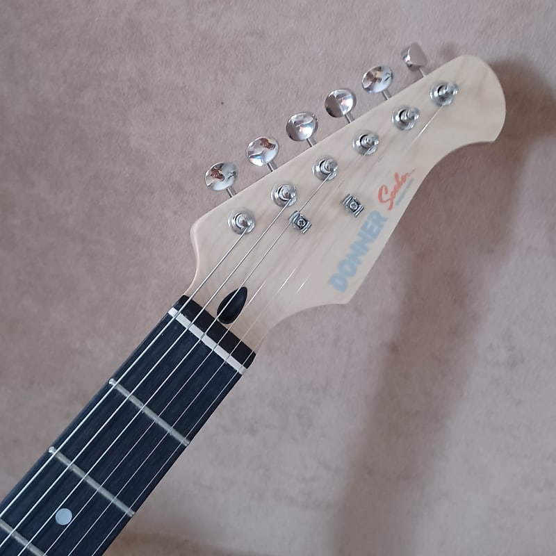 Donner DST-152 Seeker 2020s Metallic Sky Blue Robbie