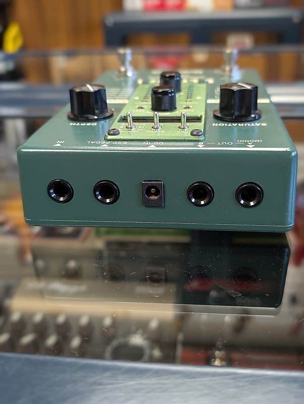 GUYATONE VT-X Flip Tremolo pedal (B-STOCK) – Godlyke