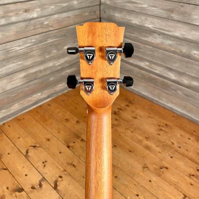 Traveler Redlands Concert Spruce Top Acoustic Electric Bass Guitar image 6