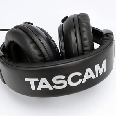 Tascam TH-02 Closed Back Studio Headphones, Black image 2