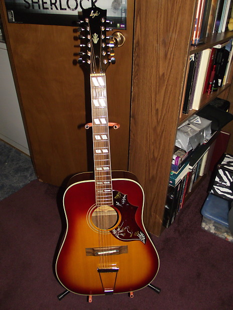 Lyle Hummingbird 12 String w 470 12 Cherry Sunburst