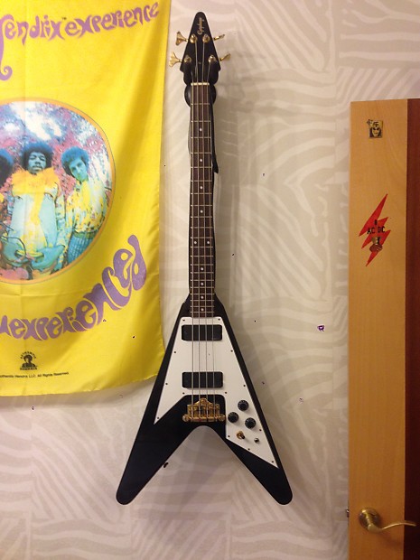 ベース Epiphone Limited Edition Korina Flying V Epiphone Unveils Limited Korina Flying-V & Explorer