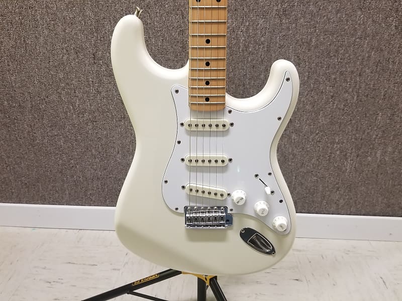 Squier  Stratocaster 70s Reissue SQ Series  1983-84 Olympic White V-Mod pickups image 1