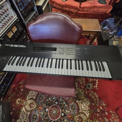 Roland S 50 Digital Sampling Keyboard