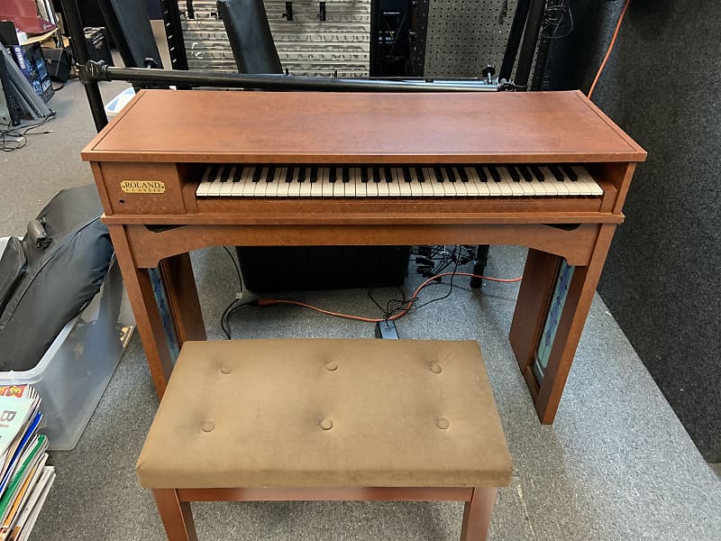 Roland 電子チェンバロ Digital Harpsichord C-30 Roland Music Education - Products - C-30