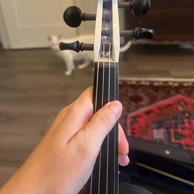 Yamaha SVV-200 Silent Electric Viola- Pearl White image 4