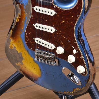 Fender Custom Limited Edition Roasted '60s Stratocaster Super Heavy Relic Lake Placed Blue over 3 Color Sunburst image 11