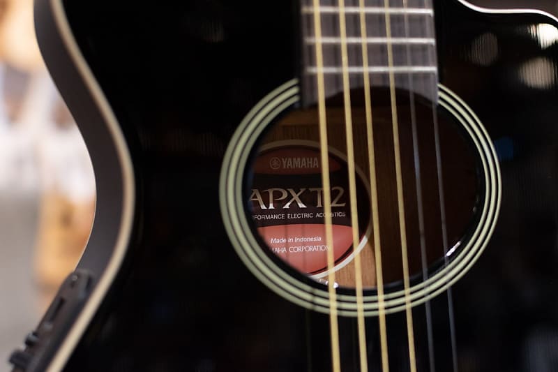 Yamaha 3/4-Size Thin-Line Cutaway Acoustic Guitar, APXT2 Black