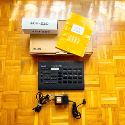 Roland R-5 Human Rhythm Composer (Japan, 1990) drum machine with original power supply, original printed manual, original box and packaging! Super cool and warm sound! Rare!