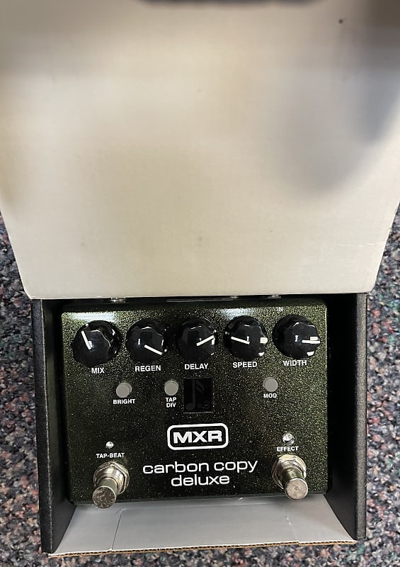 MXR Carbon copy deluxe