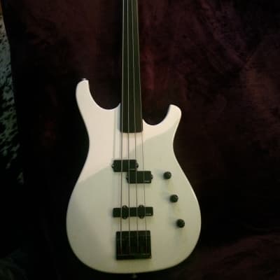 Larrivee Custom Fretless Bass Guitar 1985 Pearl White for sale