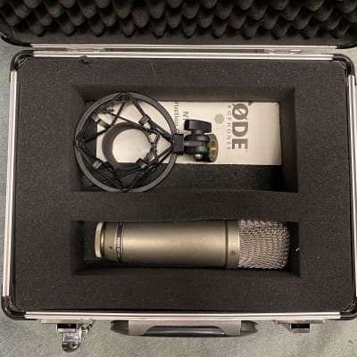RODE NT1-A Large Diaphragm Cardioid Condenser Microphone  - Silver image 1