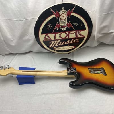 Fender Standard Stratocaster Guitar with Noiseless pickups - MIM Mexico 2003 - 3-Tone Sunburst / Maple neck image 16