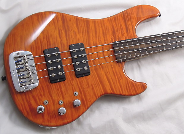 G&L USA Custom Shop L2000 Lined Fretless Bass (Flame Maple/Birdseye/Ebony!)