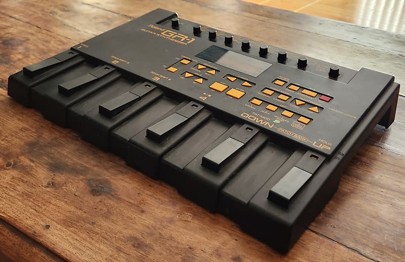 Roland GR-1 Guitar Synthesizer Unit 1990s Japan | Reverb