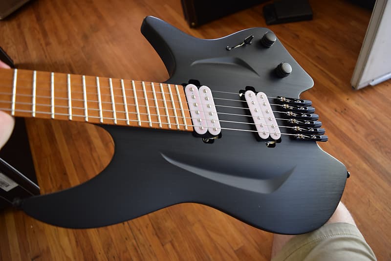 Aristides H/06R , 2021, Factory soft case and Id card, BKP pickups,  Excellent condition, Headless model | Reverb UK