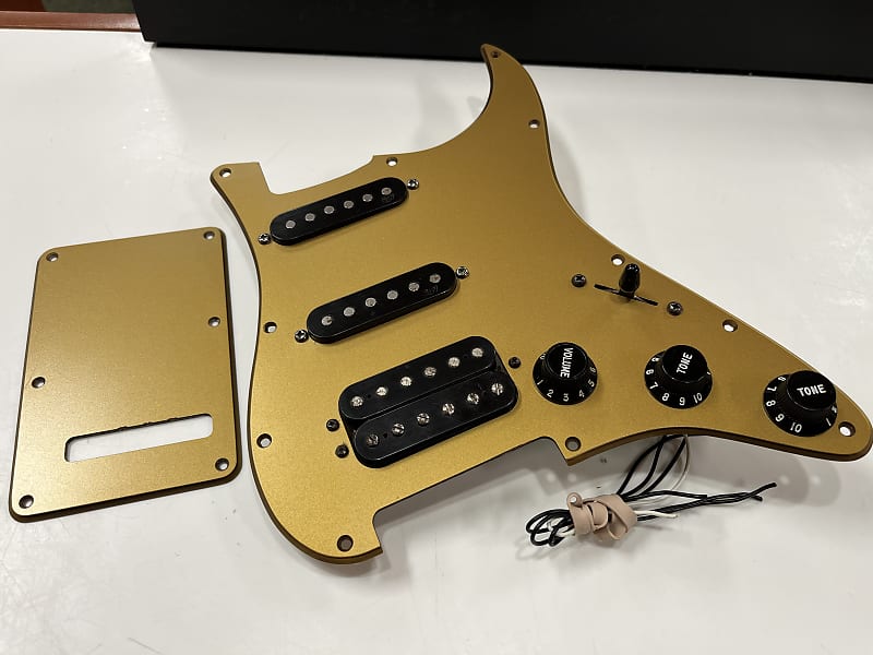 Fender American Deluxe Stratocaster 2008 Loaded Pickguard HSS SCN Noiseless Pickups & S1 Switch Gold image 1