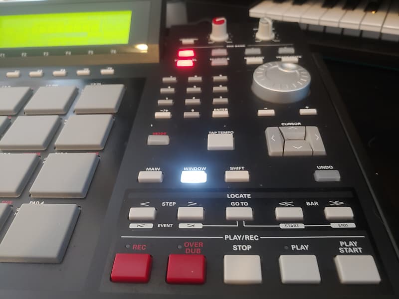 Akai MPC2500 Music Production Center | Reverb