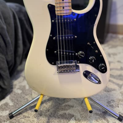 Fender Japan '57 Reissue Stratocaster ST57-70 Scalloped Board