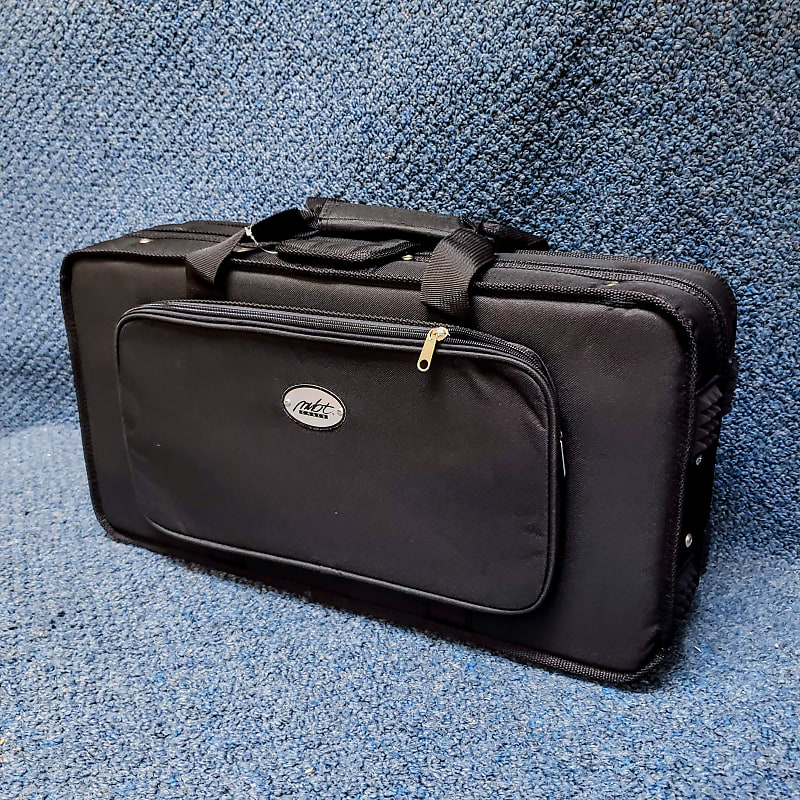 MBT hard Trumpey good case- New old stock