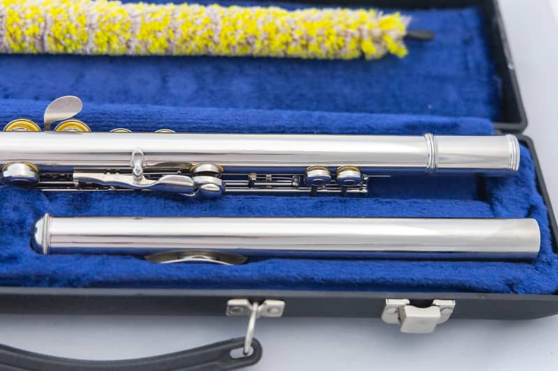 YAMAHA YFL 225N OVERHAULED FLUTE OFFSET G, C FOOT VIDEO DEMO