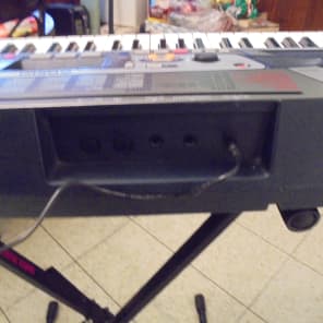 Yamaha  PSR-282 keyboard with AC adapter and sus pedal image 3