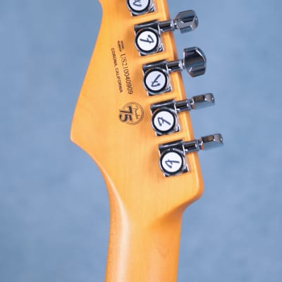 Fender Ultra Luxe Stratocaster Maple Fingerboard - 2-Color Sunburst - US210040909 - 2-Color Sunburst image 5