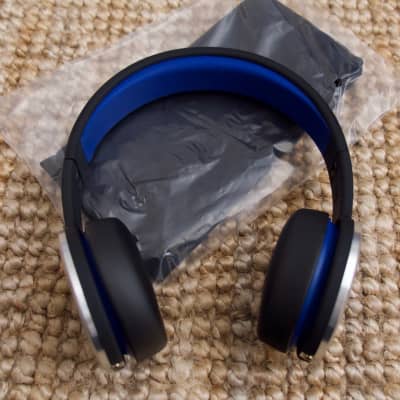 WESC ‘Chambers by RZA’ headphones, mint and free UK shipping image 11