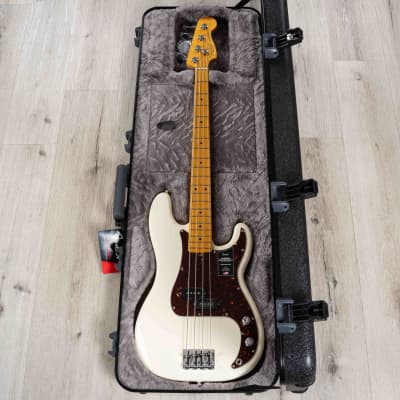 Fender American Professional II Precision Bass, Maple Fingerboard, Olympic White image 10