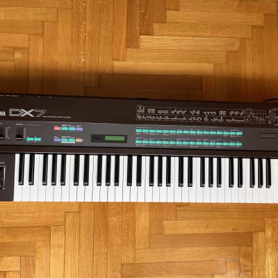 Yamaha DX7 - with Hypersynth 400 banks card - made in Japan