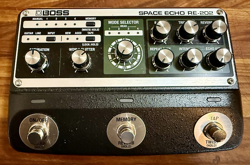 Boss RE-202 Space Echo