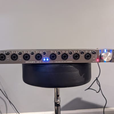 Zoom UAC-8 USB 3.0 SuperSpeed Audio Interface Zoom UAC-8 USB 3.0 SuperSpeed Audio Interface