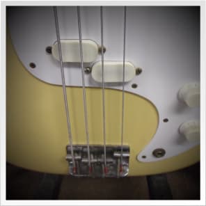 Fender Bullet Bass Deluxe 80's Cream Made in USA image 3