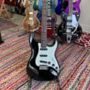Squier Standard Stratocaster Black Matching Headstock