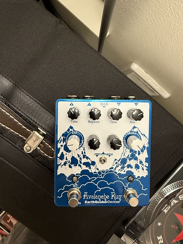 EarthQuaker Devices Avalanche Run Stereo Reverb & Delay with Tap Tempo V2